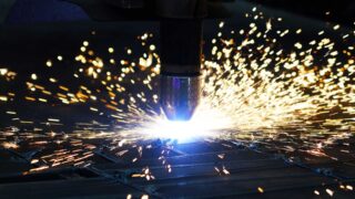 Bildbeschreibung zum Bild Schneidrauch absaugen Brennschneidtisch Industrieanlage